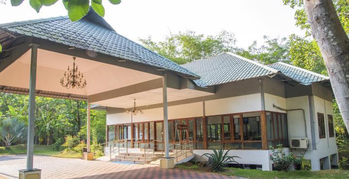 Ktdc Water Scapes Hotel Kumarakom Bagian luar foto