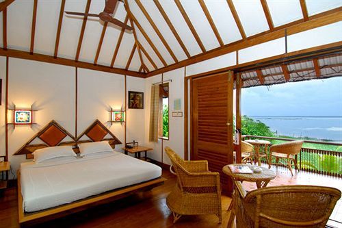 Ktdc Water Scapes Hotel Kumarakom Bagian luar foto